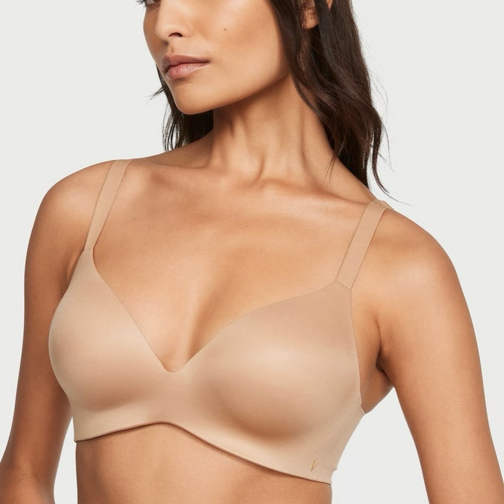 NWOT Victoria’s Secret Nude Infinity Flex Wireless Perfect Shape Bra